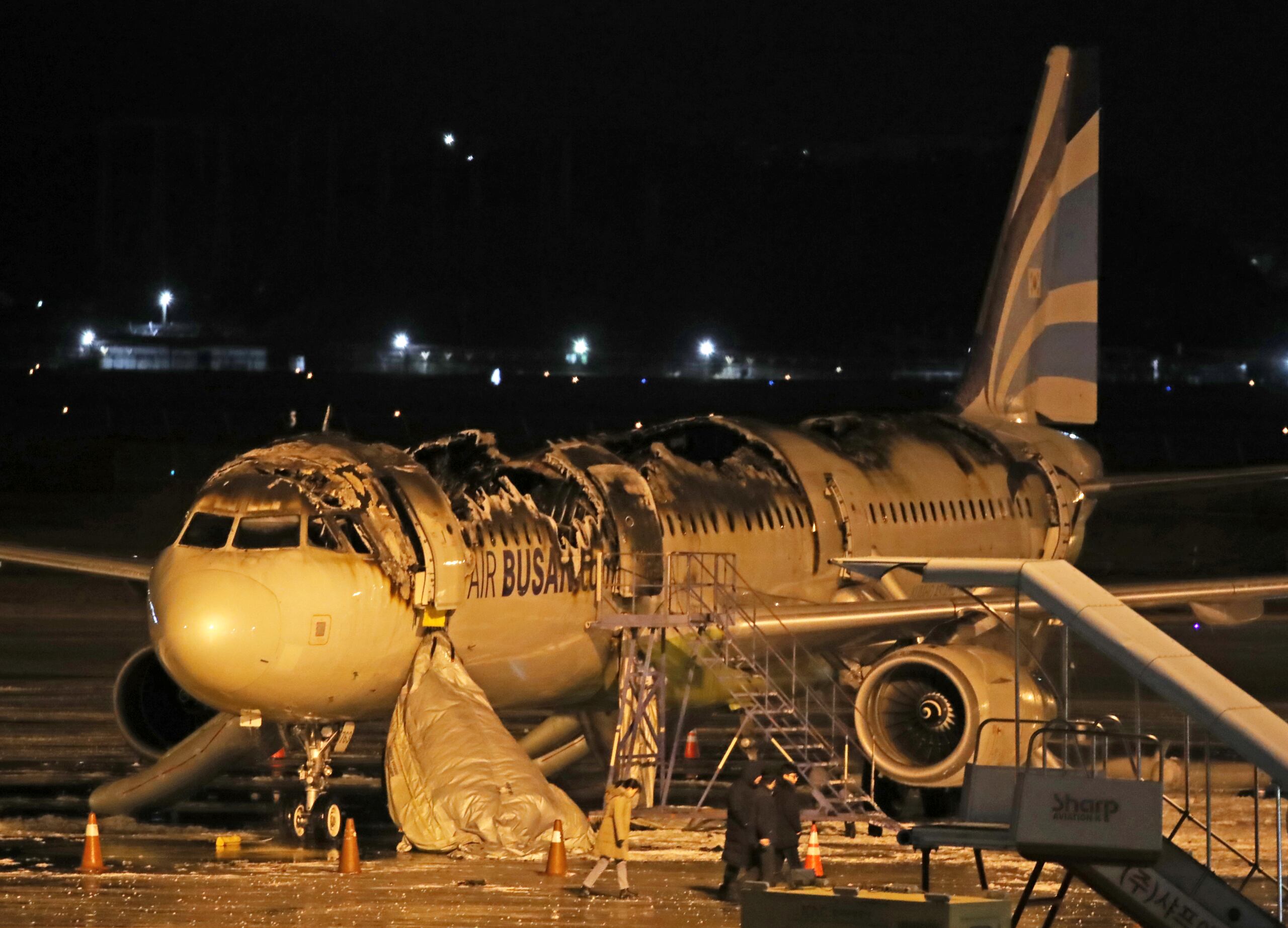 에어부산 항공기 화재 내일 합동 감식… 발화 지점 조사 - 조선비즈