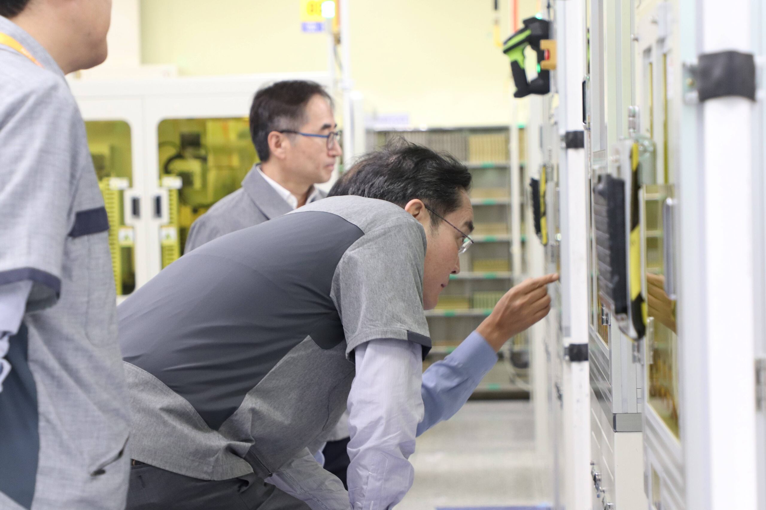 이재용, 삼성전기 필리핀 공장 찾아 