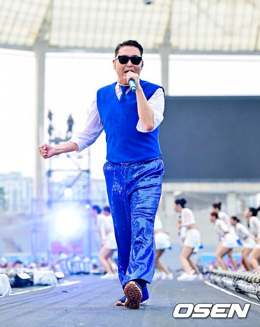 Psy Introduces Water-Restricted Seats for First Time at 'Summer Swag 2025'