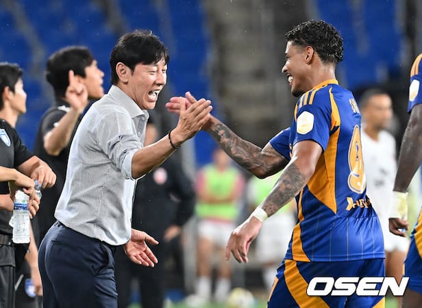 Thua liểng xiểng, HLV Shin Tae Yong sắp bị sa thải sau 5 trận 2 Shin Tae-yong leads Ulsan Hyundai to 1-0 victory over Jeju in K League  return - CHOSUNBIZ