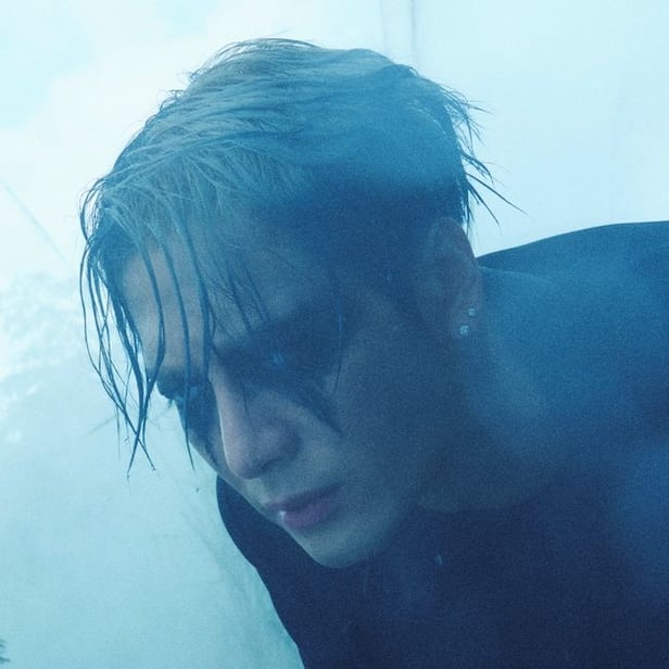 jackson-wang-debuts-at-13th-on-billboard-200-with-magic-man-2