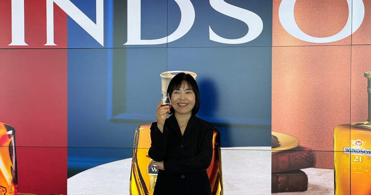 주인 바뀐 ‘로컬 위스키’ 윈저, 가정 채널 판매 비중 10→30%로 높인다 - 뉴스 썸네일 이미지