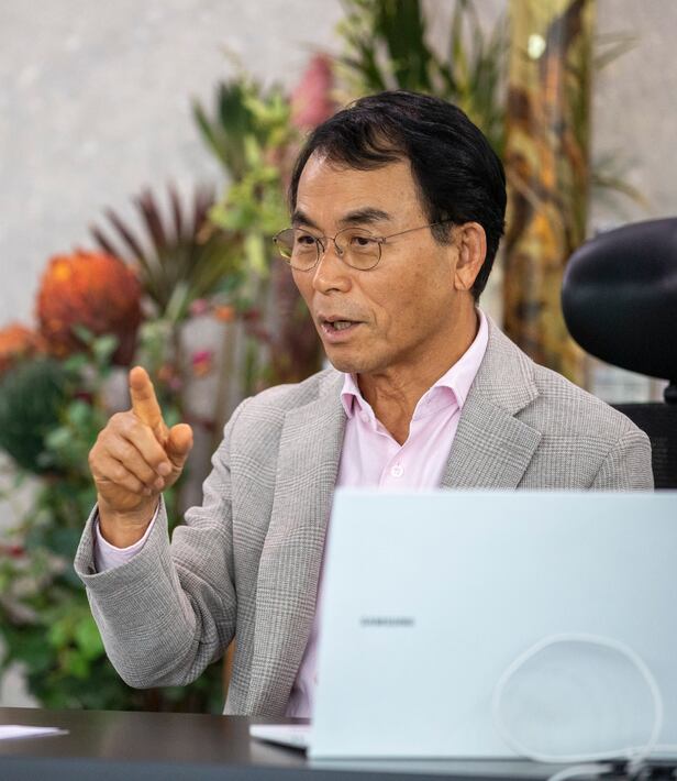 진대제 스카이레이크인베스트먼트 회장이 조선비즈와 인터뷰를 하고 있다. /김지호 기자