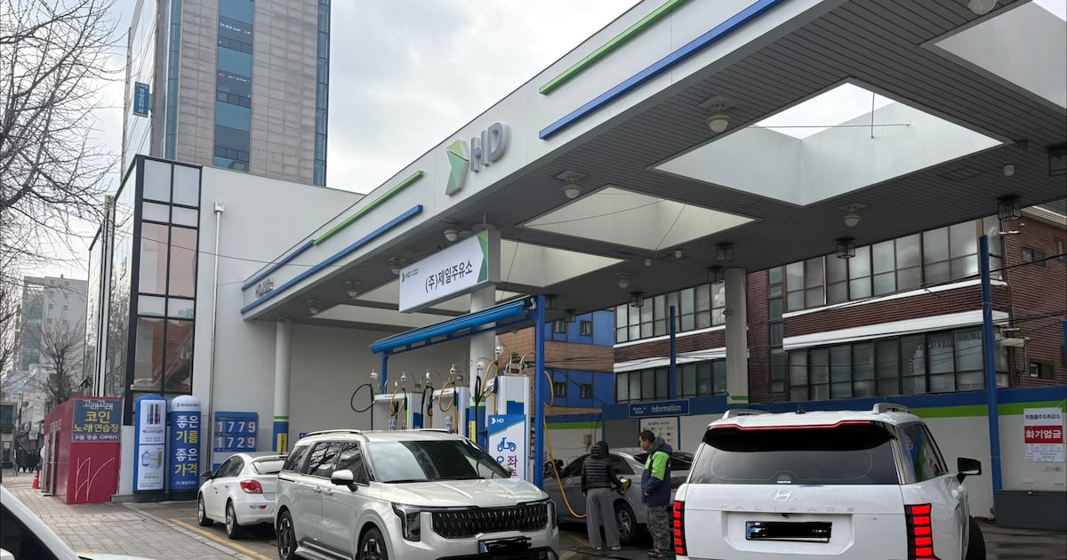 기름값 미친 듯이 오르는데 주유소랑 정유사는 서로 네 탓 시전 중 ㅋ