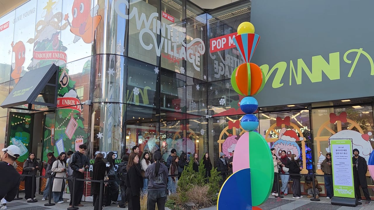 OLIVE YOUNG N ソンスに外国人列POP MARTと限定品で集客 - ChosunBiz