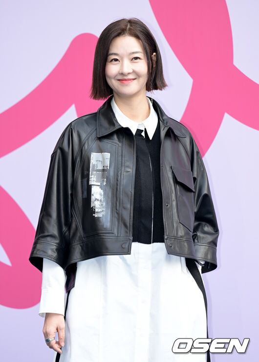 Song Sun-mi Signs Exclusive Contract with PA Entertainment, Reclaims Her Smile