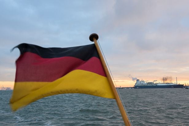 항구에 걸린 독일 깃발. /연합뉴스